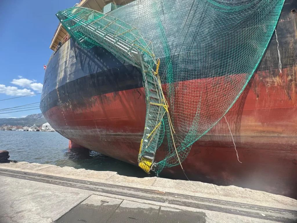 Marine damage survey inspection for ship damage assessment and insurance reporting